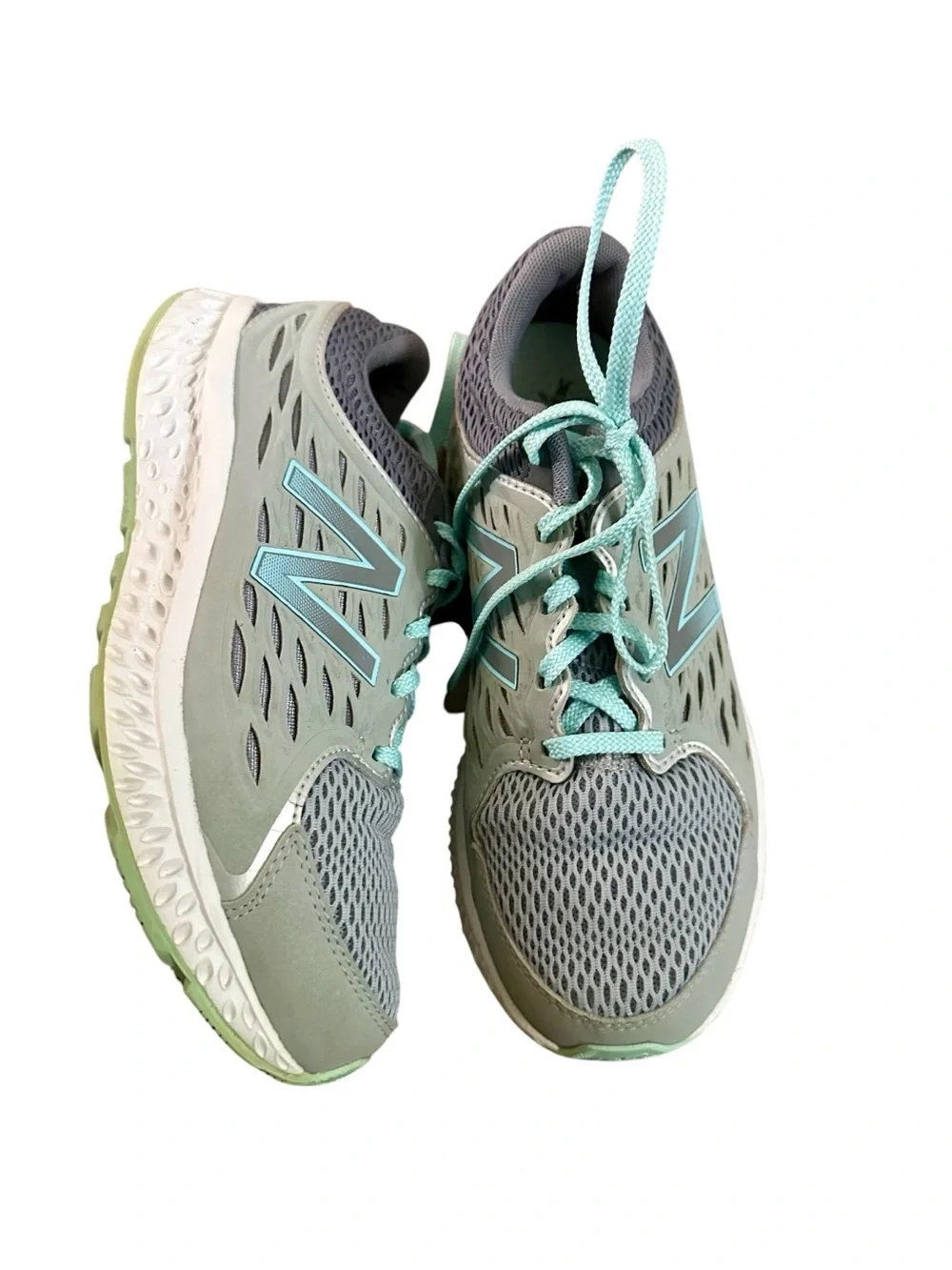 New Balance Woman’s Response 1.0  Light Green size 7.5